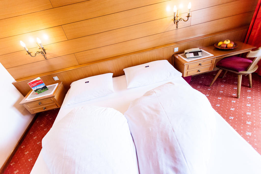 Pension Rebgut Bed and Breakfast Lana Værelse billede